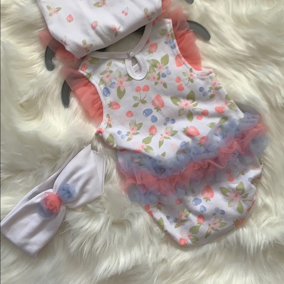 Set of onesies - Picture 3 of 4